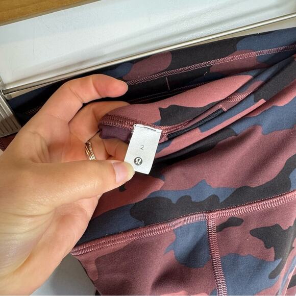 Lululemon Wunder Under High Rise 25* Tights Leggings Pink Heritage Camo Size 2 - Picture 3 of 7